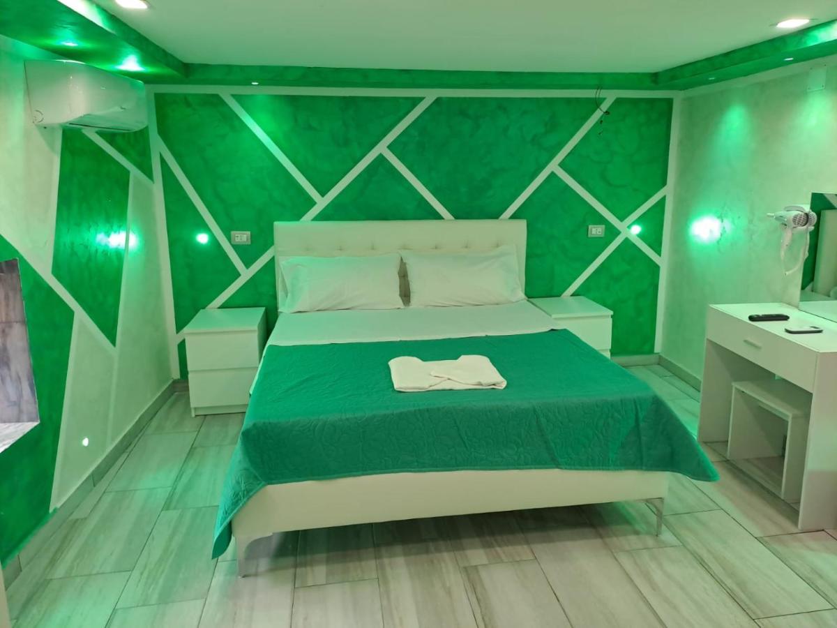 Clopat Vacanze2023 Hotel Napels Buitenkant foto