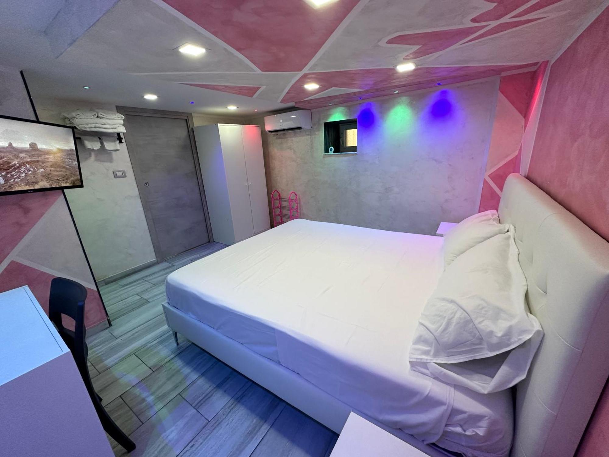 Clopat Vacanze2023 Hotel Napels Buitenkant foto