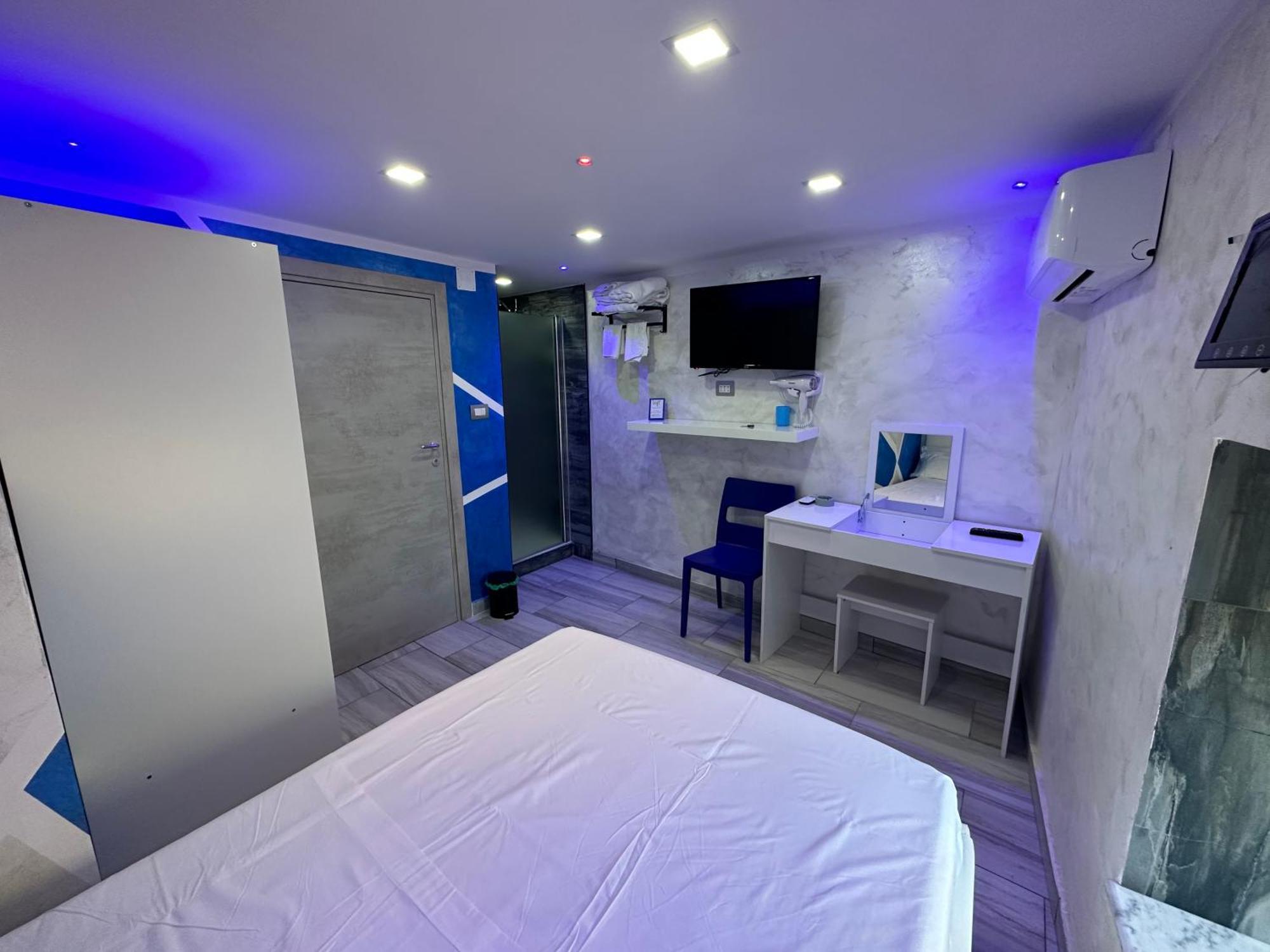 Clopat Vacanze2023 Hotel Napels Buitenkant foto