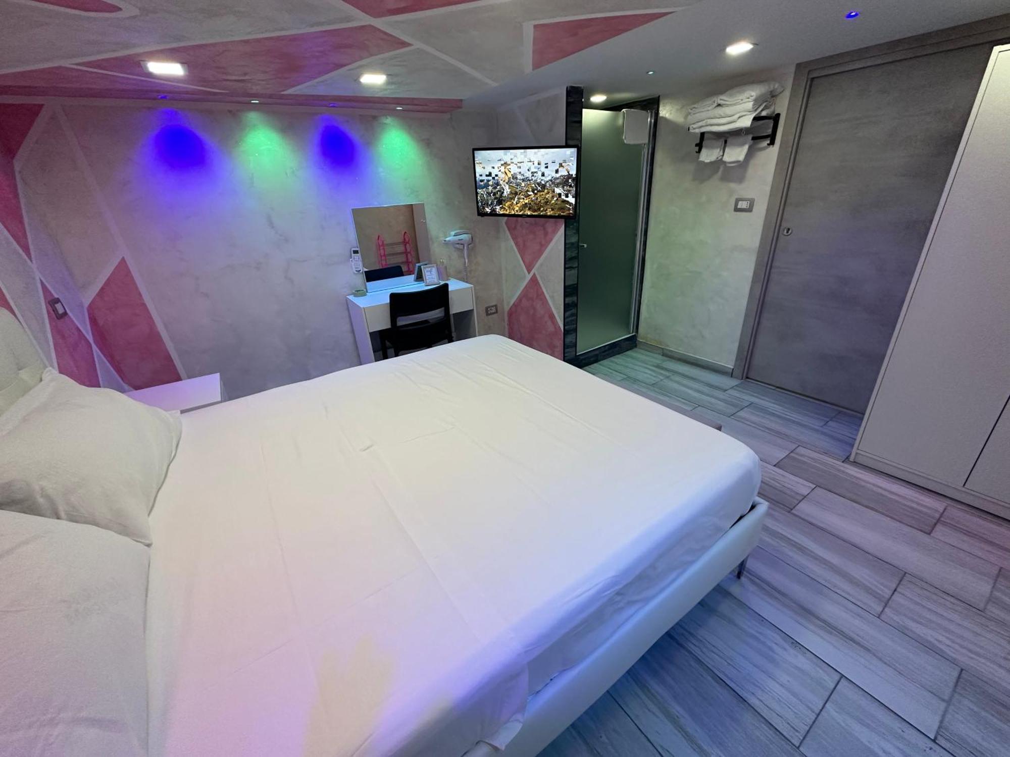Clopat Vacanze2023 Hotel Napels Buitenkant foto