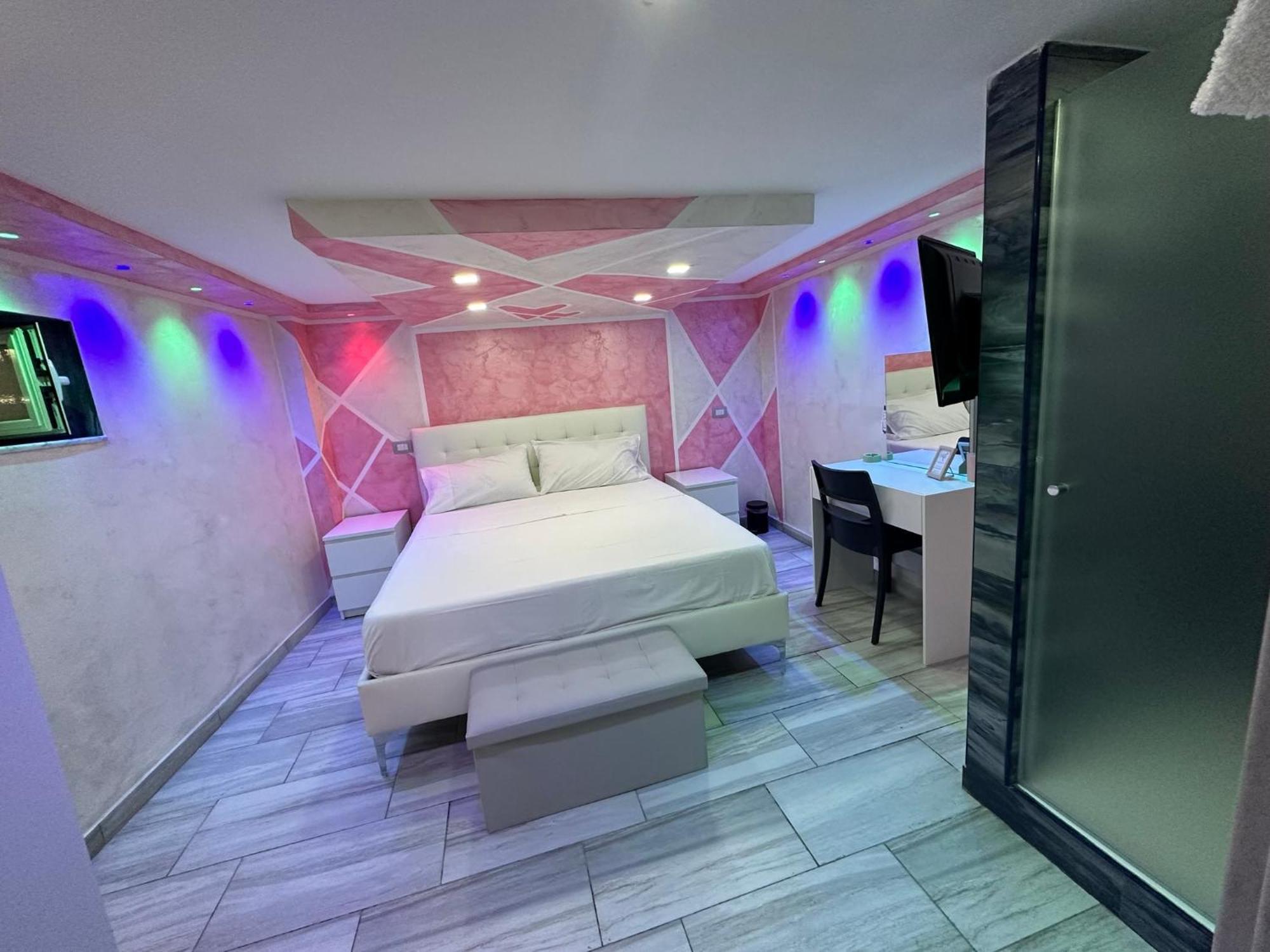 Clopat Vacanze2023 Hotel Napels Buitenkant foto