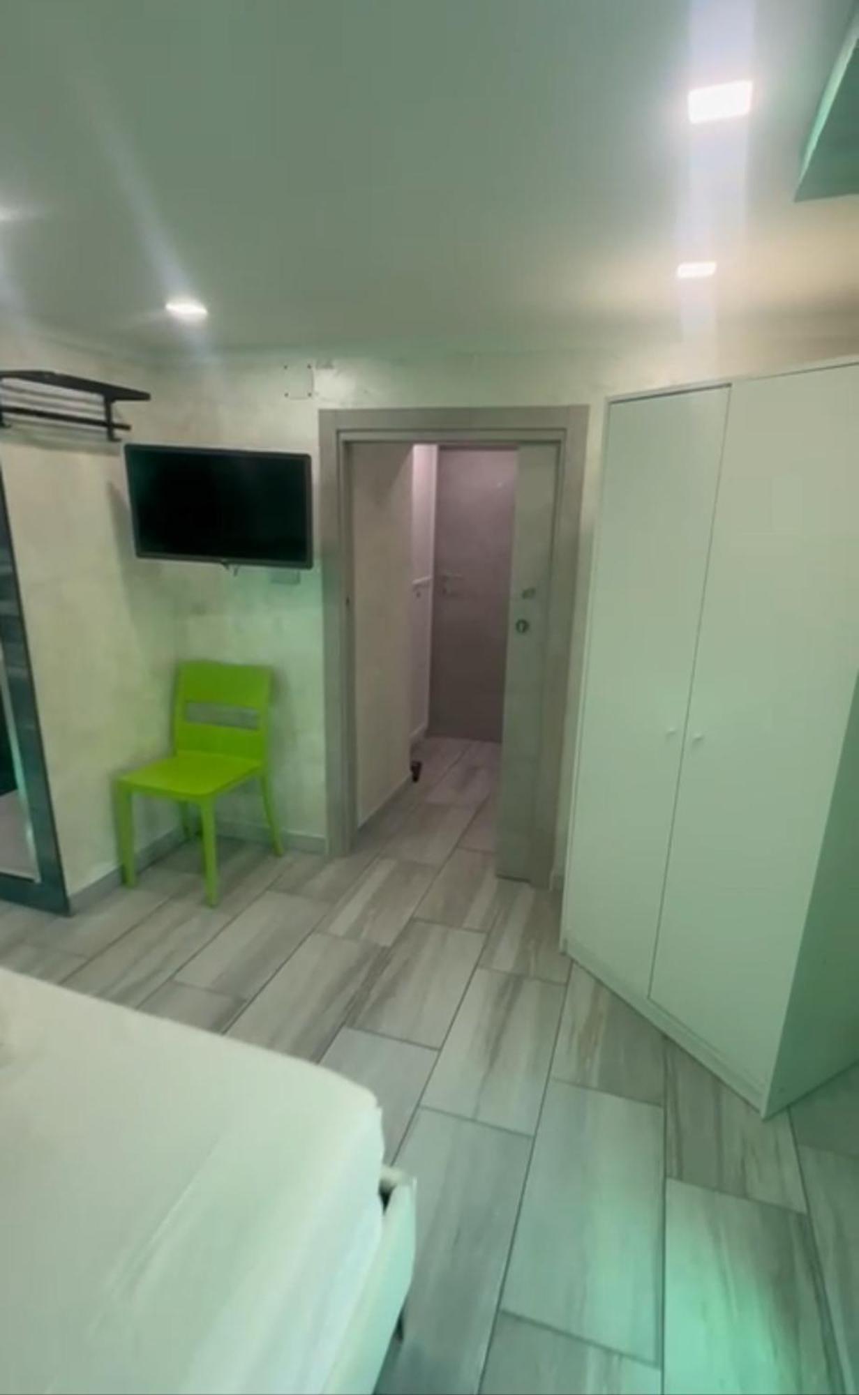 Clopat Vacanze2023 Hotel Napels Buitenkant foto